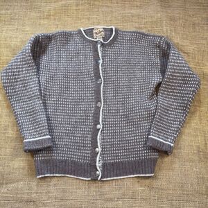 Vintage Woolrich Womans Wool Metal Button Cardigan Sweater Silverbirch Size M